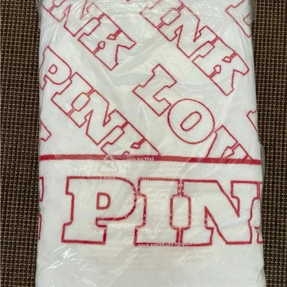 Victoria's Secret Love PINK White & Pink Logo Cotton Bath Beach Towels - 2 Pack - Picture 4 of 5